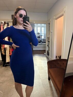 Long sleeve bodycon midi w/cutouts